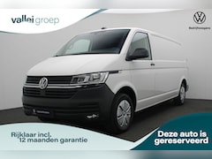 Volkswagen Transporter - 2.0 TDI 150 pk DSG L2H1 28 Highline | Trekhaak | 3-zits | Parkeersensoren achter | Cruise