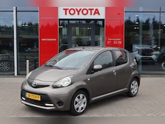 Toyota Aygo - COMFORT 5-DEURS AIRCO RADIO EL-RAMEN CENTRALE VERGRENDELING LED-DAGRIJVERLICHTING