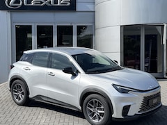 Lexus LBX - 2WD STOELVERW STUURVERW PARK-SENSOR BLIND-SPOT CARPLAY LENDESTEUN