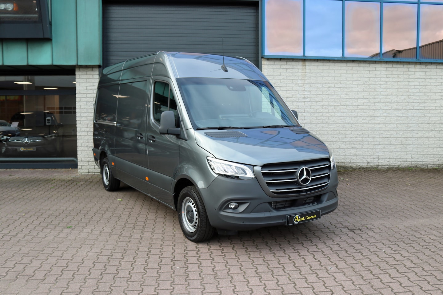 Mercedes-Benz Sprinter - 317 CDI L2H2 BPM vrij 360° ALARM KL3 DISTRONIC MBUX10 LED 9G-TRONIC PDC 3.5T AHW COMPLEET - AutoWereld.nl