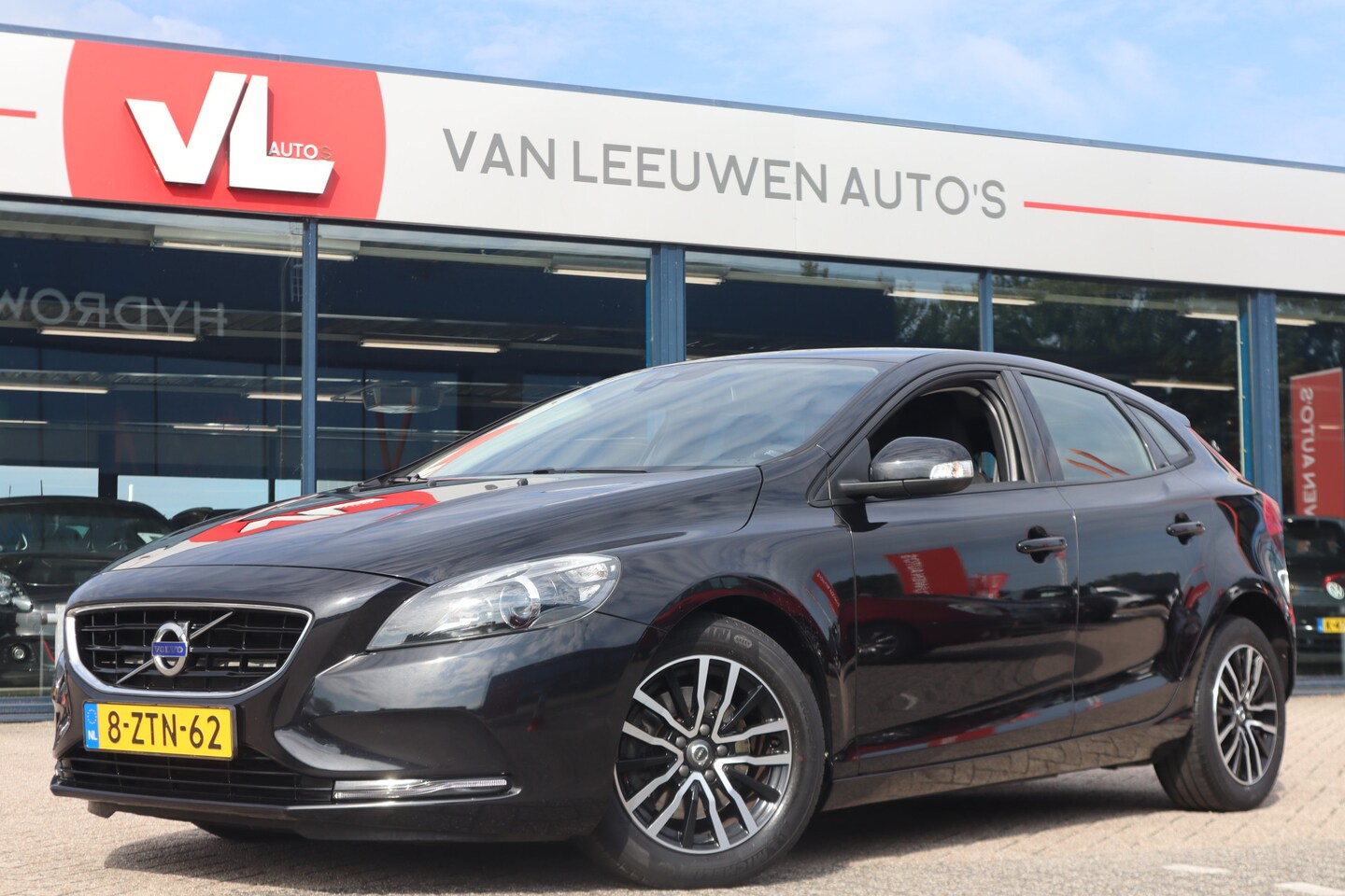 Volvo V40 - 1.6 T2 Kinetic | Cruise | Stoelverwarming | Navi - AutoWereld.nl