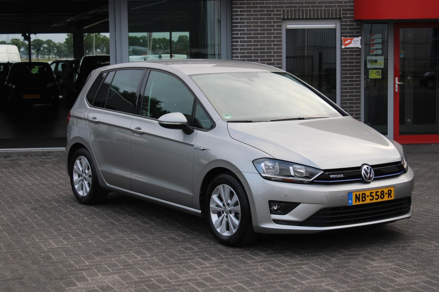 Volkswagen Golf Sportsvan - 1.0 TSI Conn. Series Navi/Camera/NL Auto!! - AutoWereld.nl