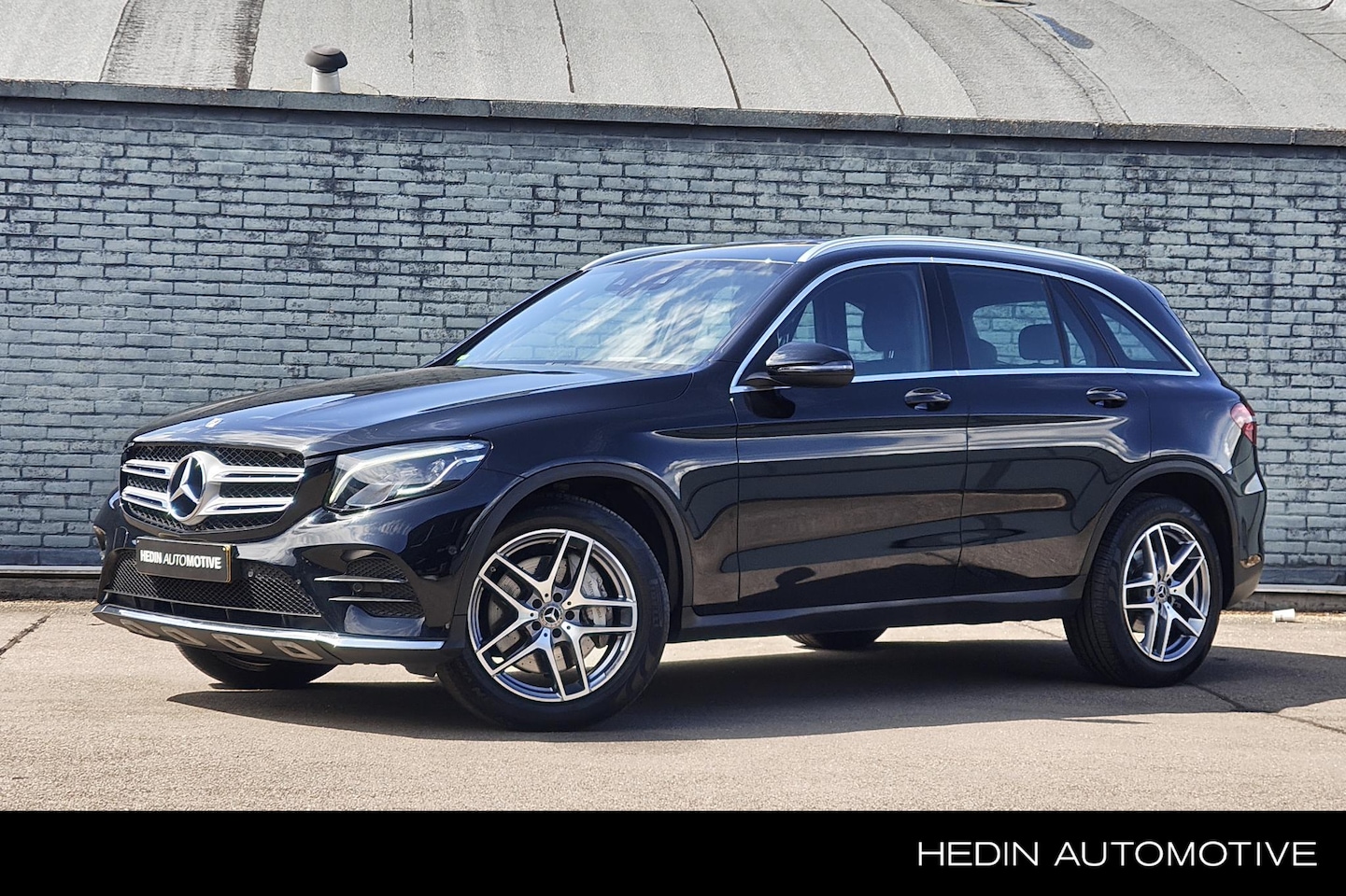 Mercedes-Benz GLC-klasse - GLC 250 Automaar 4MATIC AMG Line | Head-Up | Trekhaak | Sfeerverlichting | Stoelverwarming - AutoWereld.nl