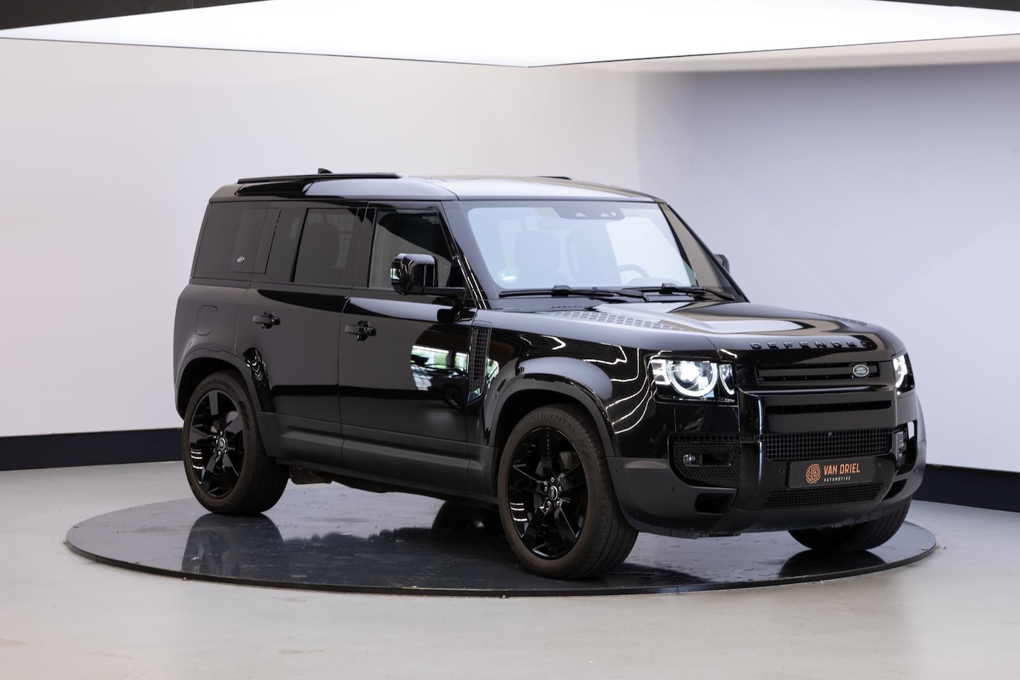 Land Rover Defender 110 - 2.0 P400e 110 S | Panoramadak | 22 Inch | Luchtvering | Trekhaak | - AutoWereld.nl