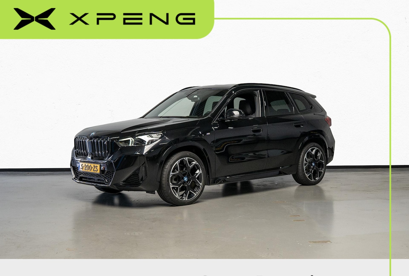 BMW iX1 - xDrive30 Launch Edition 67 kWh Apple CarPlay | Harman Kardon | Panoramadak | 20"Velgen | M - AutoWereld.nl
