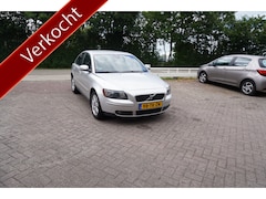 Volvo S40 - 2.4 Edition II TREKHAAK AUTOMAAT STOELVERWARMING CRUISE