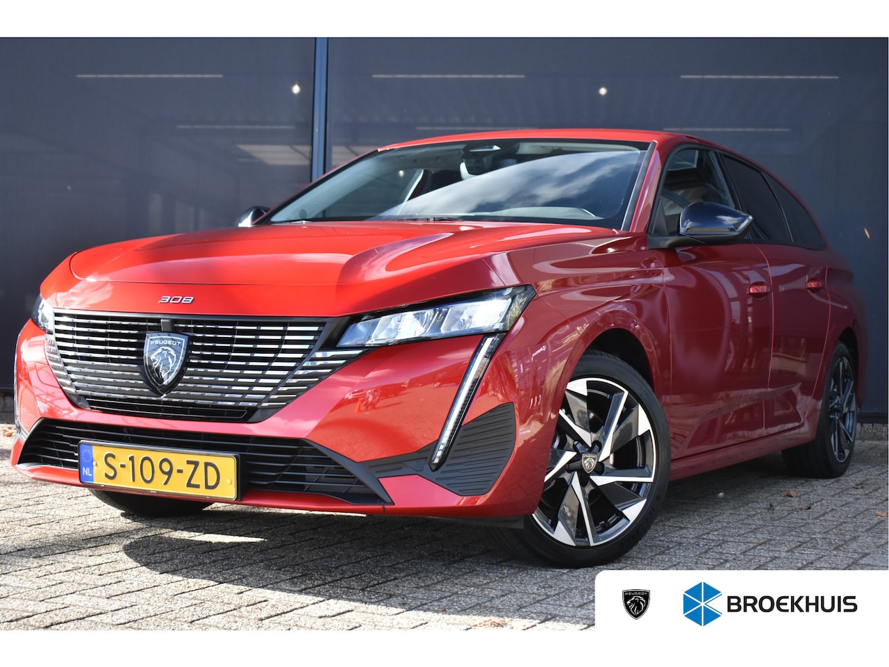 Peugeot 308 SW - 1.2 Turbo Allure Pack Business 130 pk Automaat | Afn. Trekhaak | Navigatie | Adaptive Crui - AutoWereld.nl