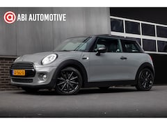 MINI Cooper - 1.5 136 pk Chili Business / NL-Auto/ Pano-Dak/ Leder/ Keyless/ Sport-Stoelen/ Stoel.Verw/