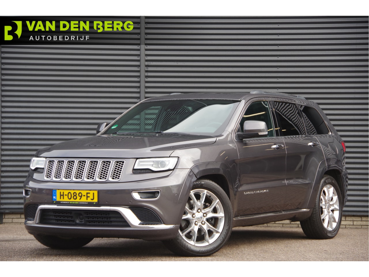 Jeep Grand Cherokee - 3.0 V6 CRD Overland Summit 251PK AUT. PANODAK, LED, LEDER, ADAPT. CRUISE, CAMERA, NAVI, CL - AutoWereld.nl