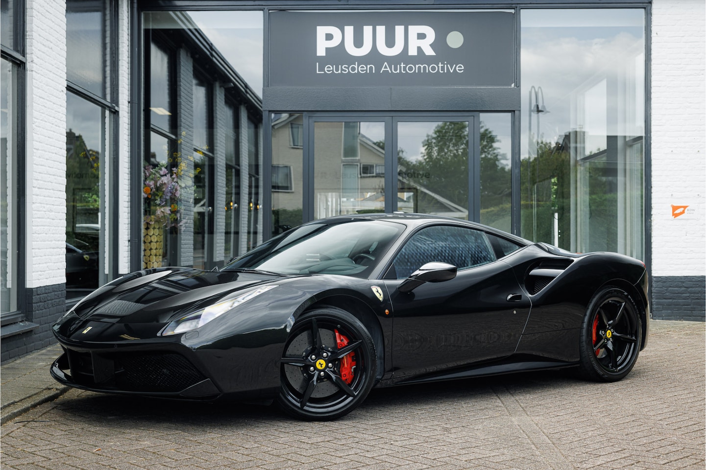 Ferrari 488 - 3.9 GTB [ BTW-AUTO ] Ferrari Shields -  Nero Daytona - AutoWereld.nl