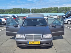 Mercedes-Benz C-klasse - €2750, - 180 Classic Apk Originele kilometers Sedan Apk