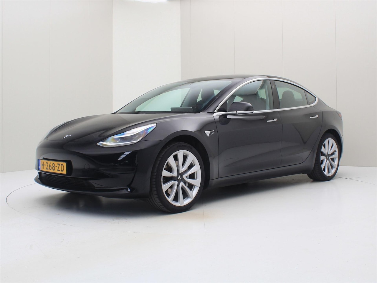 Tesla Model 3 - Standard RWD Plus [ AUTOPILOT+19" LMV+60 kWh+PREMIUM AUDIO ] - AutoWereld.nl
