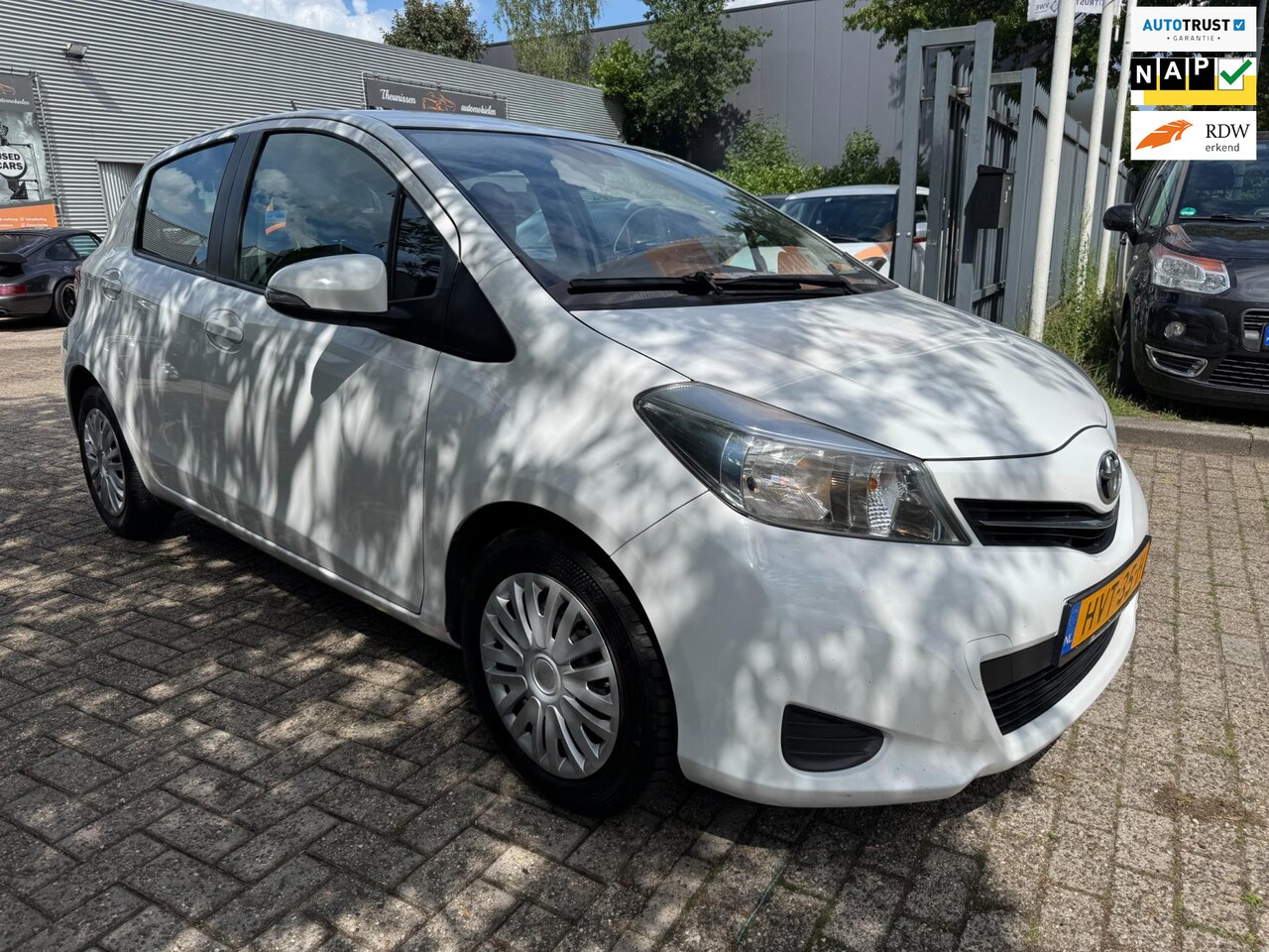Toyota Yaris - 1.0 VVT-i Access 5 deurs, airco, elec pakket camera, naci, stoel verwarming, nwe apk, mult - AutoWereld.nl