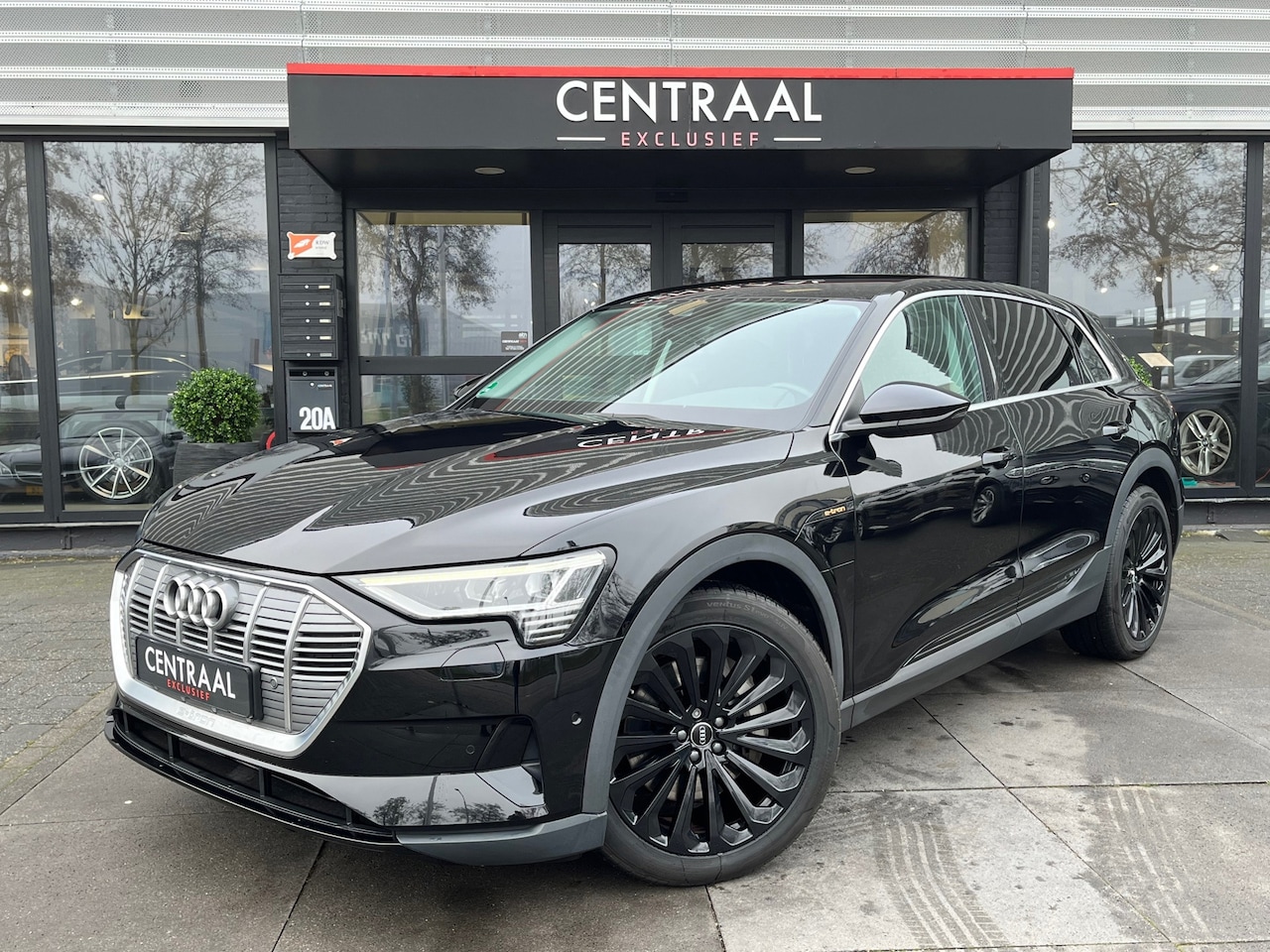 Audi e-tron - 50 Quattro Business (incl btw) 71 kWh|Camera|Virtual Cockpit|Luchtvering|Keyless|Navi|21 i - AutoWereld.nl