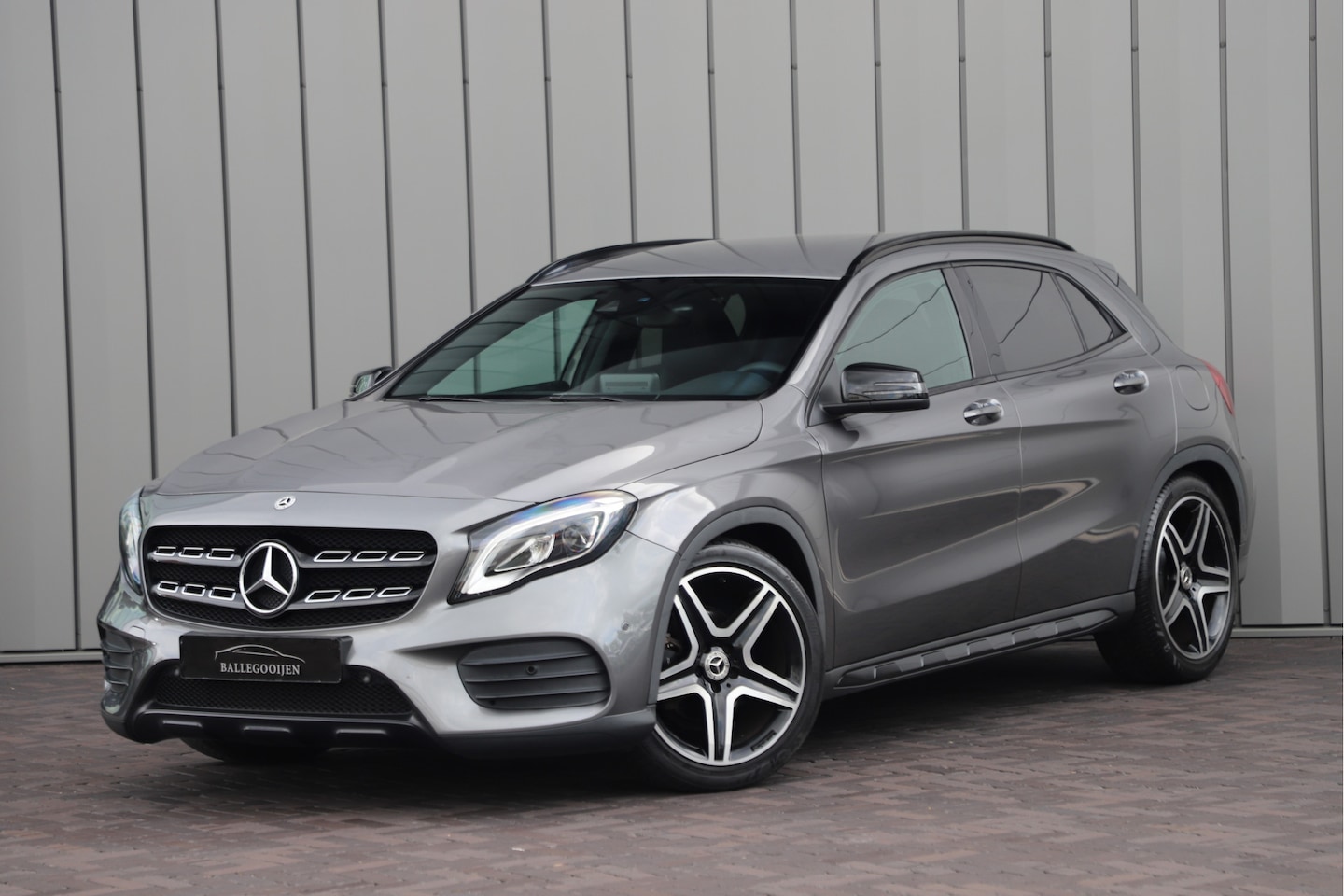 Mercedes-Benz GLA-Klasse - 180 AMG Aut7 | 122PK | Keyles-go | Memory | Led | Stoelverwarming | Camera | Cruise | 19'' - AutoWereld.nl
