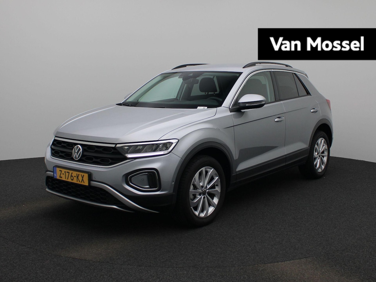Volkswagen T-Roc - 1.0 TSI Life | Apple carplay | Airco | Cruise control | 17 Inch Velgen | Camera | - AutoWereld.nl