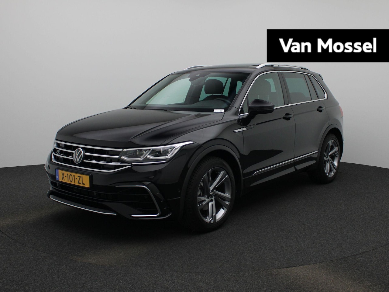 Volkswagen Tiguan - 1.5 TSI R-Line Business | Achteruitrijcamera | Trekhaak |  Adaptive cruise control | Stoel - AutoWereld.nl
