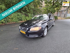 Volvo V70 - 2.5T Momentum ZO INGERUILD DUS ZO WEG PRIJSJE