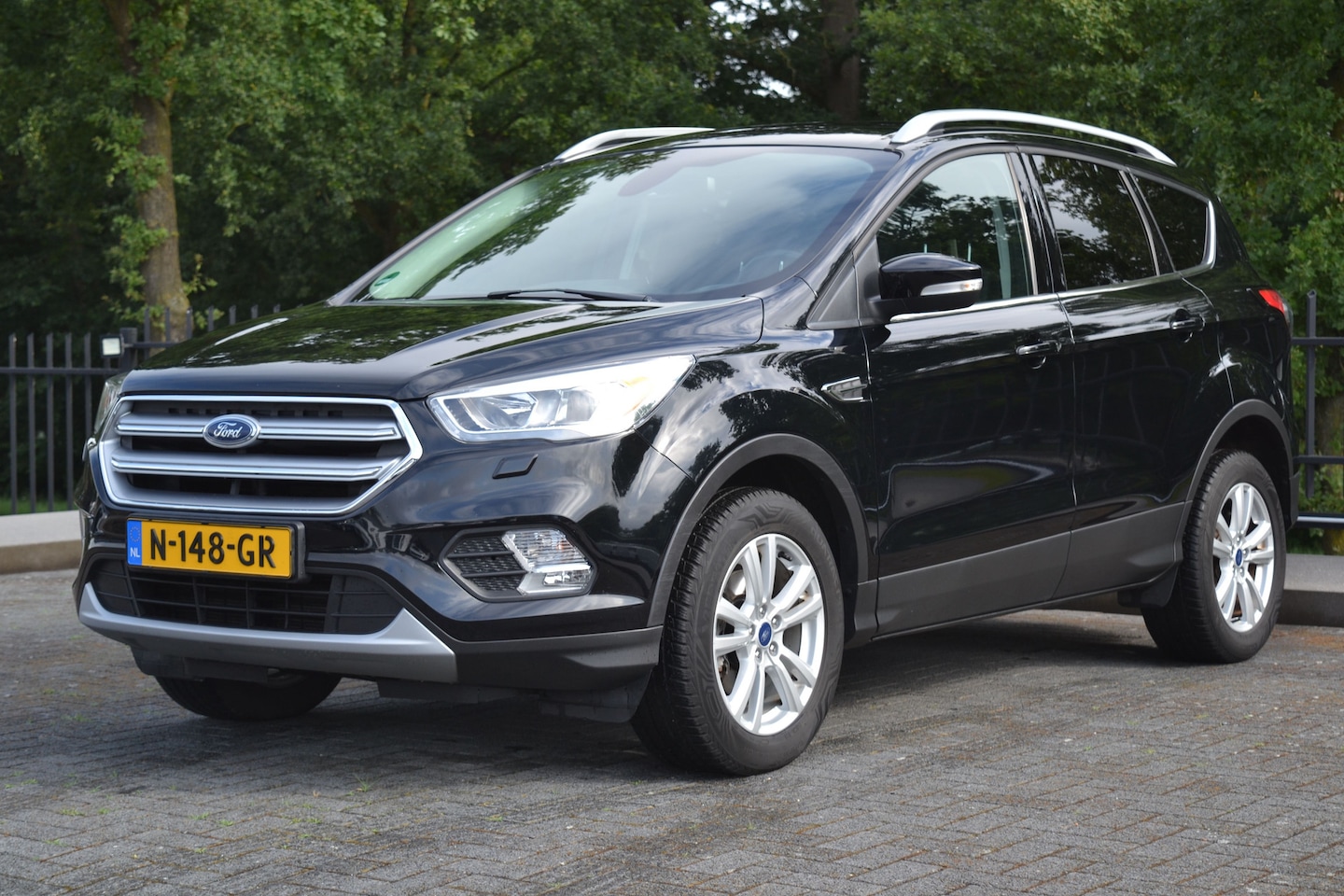 Ford Kuga - 1.5 EcoBoost Vignale | Stoel- stuurverw | Navi | Trekhaak | - AutoWereld.nl
