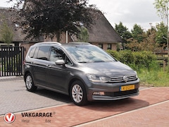 Volkswagen Touran - 1.4 TSI Highline 7persoons | Automaat | Trekhaak | Parkeersensoren | Cruise Control |