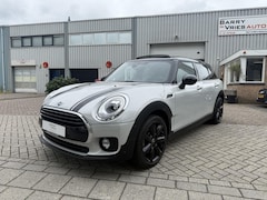 MINI Clubman - 1.5 Cooper | Panoramadak | Camera | Sportstoelen | Trekhaak | Apple Carplay |