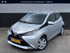 Toyota Aygo - 1.0 VVT-i x-play Achteruitrijcamera, 1e eigenaar airconditioning, All-season banden, Bluet