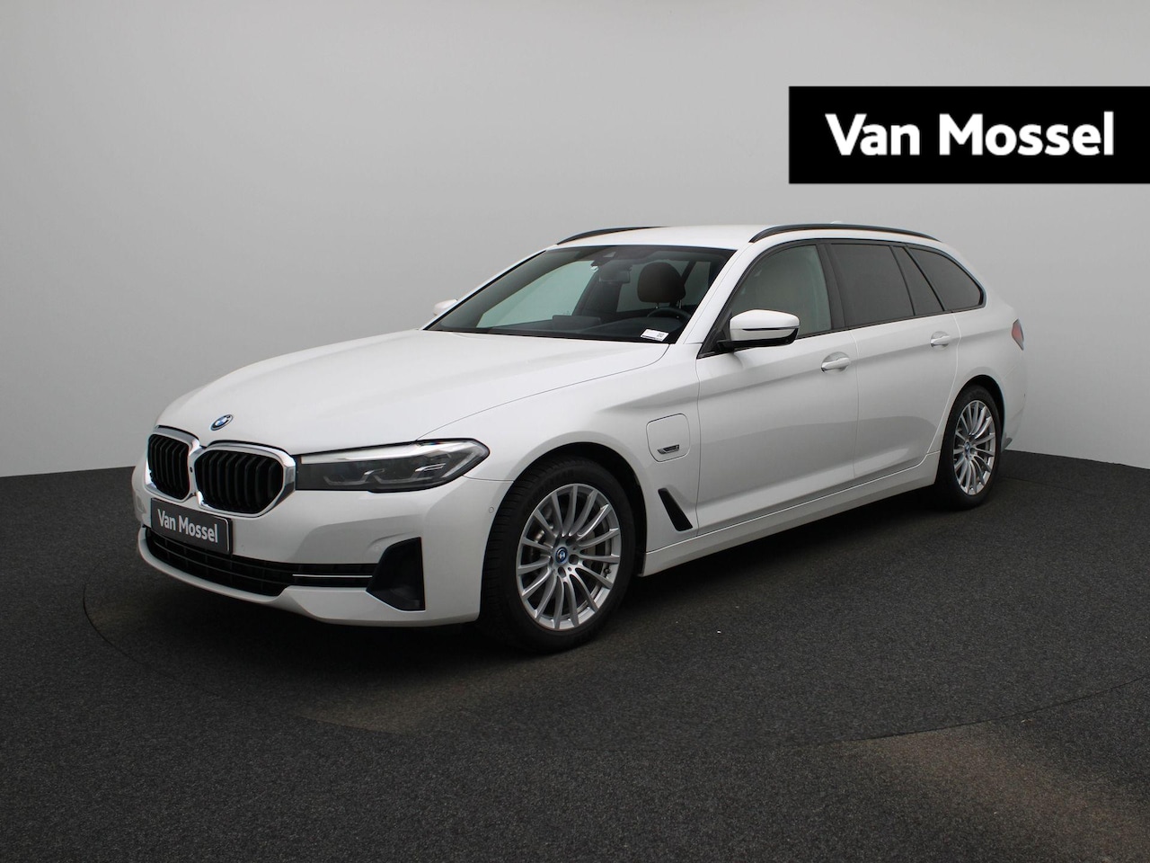 BMW 5-serie Touring - 520e Executive | Automaat | Leder | Navigatie | Apple Carplay / Android Auto | Trekhaak El - AutoWereld.nl