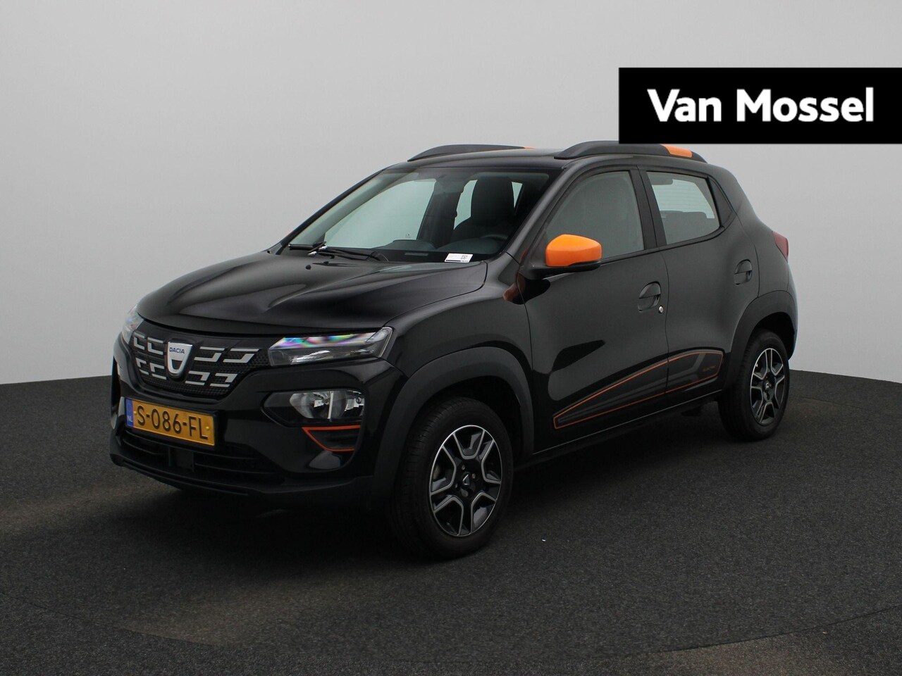 Dacia Spring - Comfort Plus 27 kWh | ACHTERUITRIJCAMERA | NAVIGATIE | LEDEREN STOELEN | AIRCO | - AutoWereld.nl