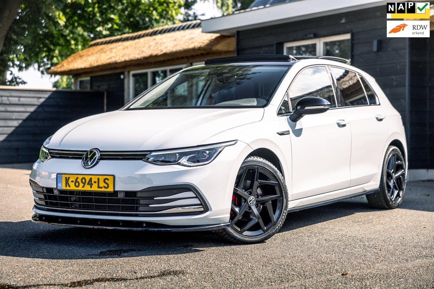 Volkswagen Golf - 1.5 eTSI Style R-design Automaat Pano Nw distributieketting - AutoWereld.nl