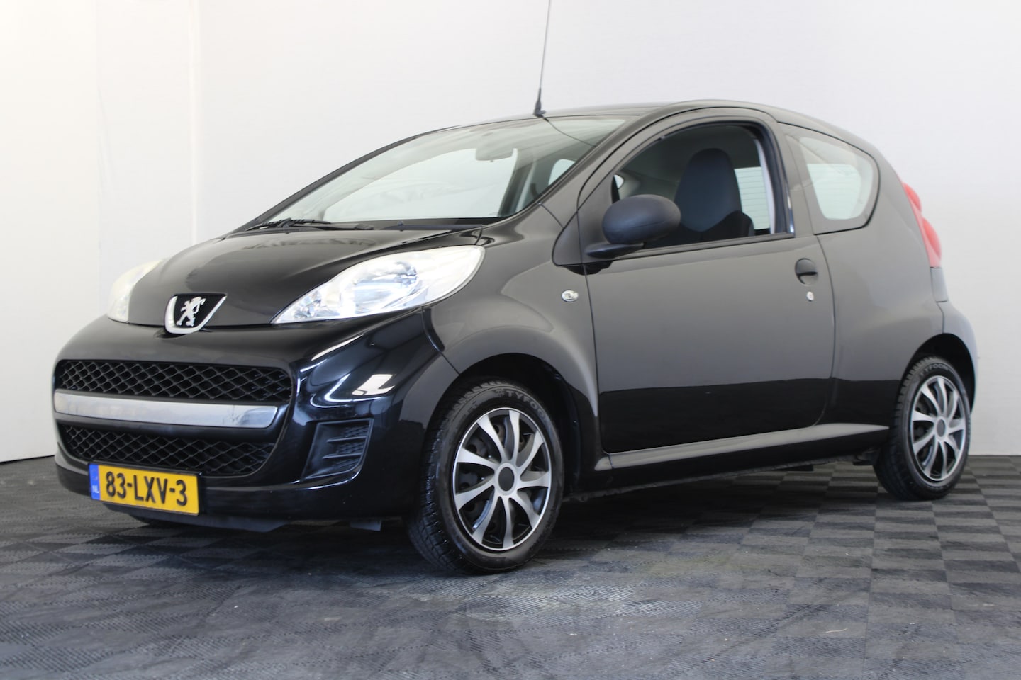 Peugeot 107 - 1.0-12V XR 1.0-12V XR - AutoWereld.nl