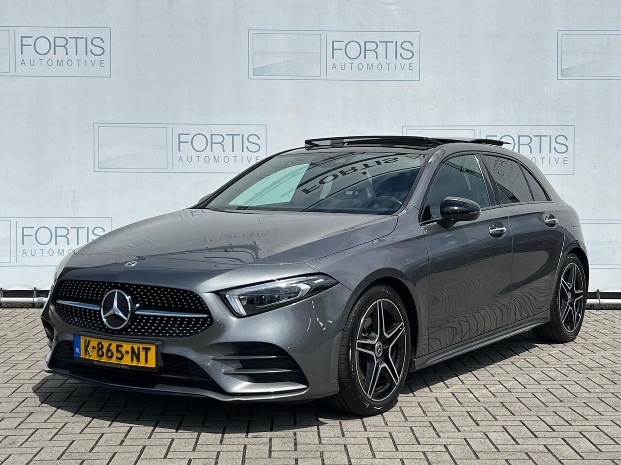 Mercedes-Benz A-klasse - 180 Business Solution AMG NL AUTO | PANO | STOELVERW | CAMERA | SFEERVERL | MEMORY - AutoWereld.nl