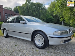 BMW 5-serie Touring - 520i Executive AUTOMAAT