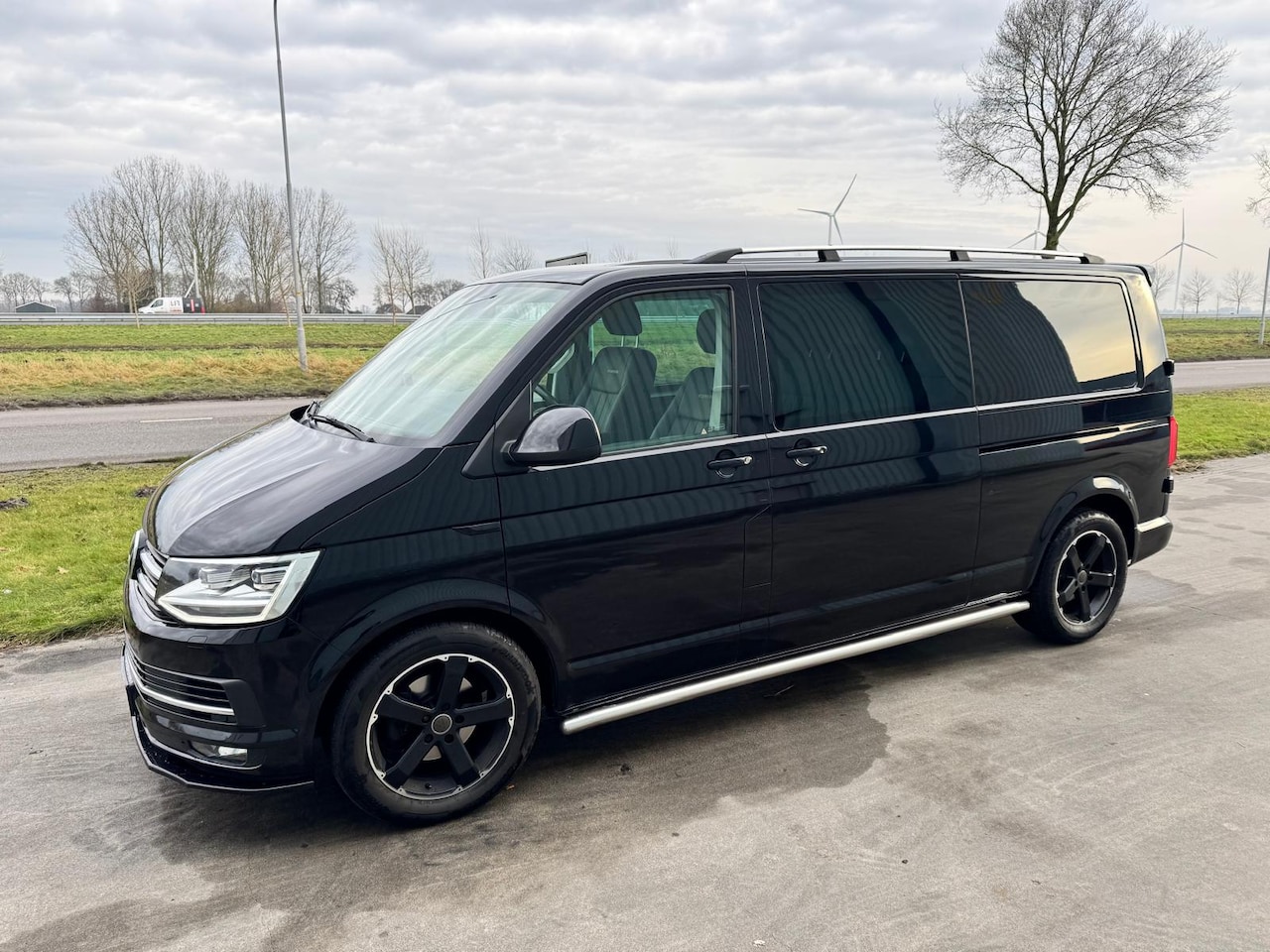 Volkswagen Transporter - 2.0 TDI L2H1 DC Highline T6 T-edition - AutoWereld.nl