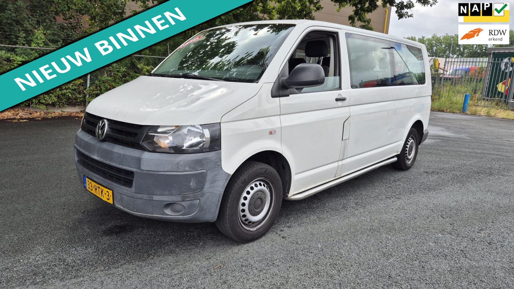 Volkswagen Transporter Kombi - 2.0 TDI L2H1 Trendline 9 PERS MET AIRCO EN LANGE UITVOERING - AutoWereld.nl