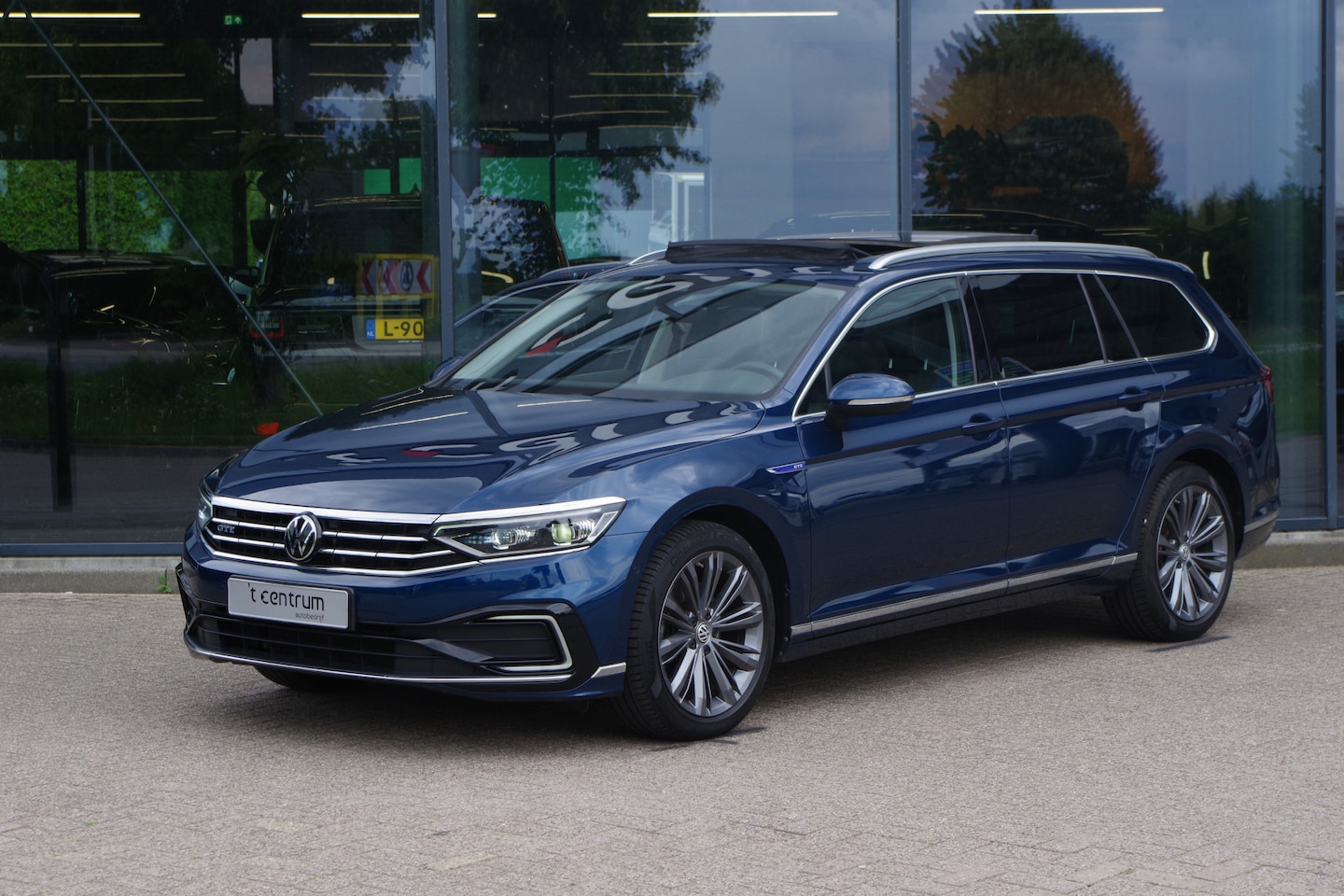 Volkswagen Passat Variant - 1.4 TSI PHEV GTE 218 PK BNS, Panoramadak, Trekhaak, Dynaudio, Camera - AutoWereld.nl