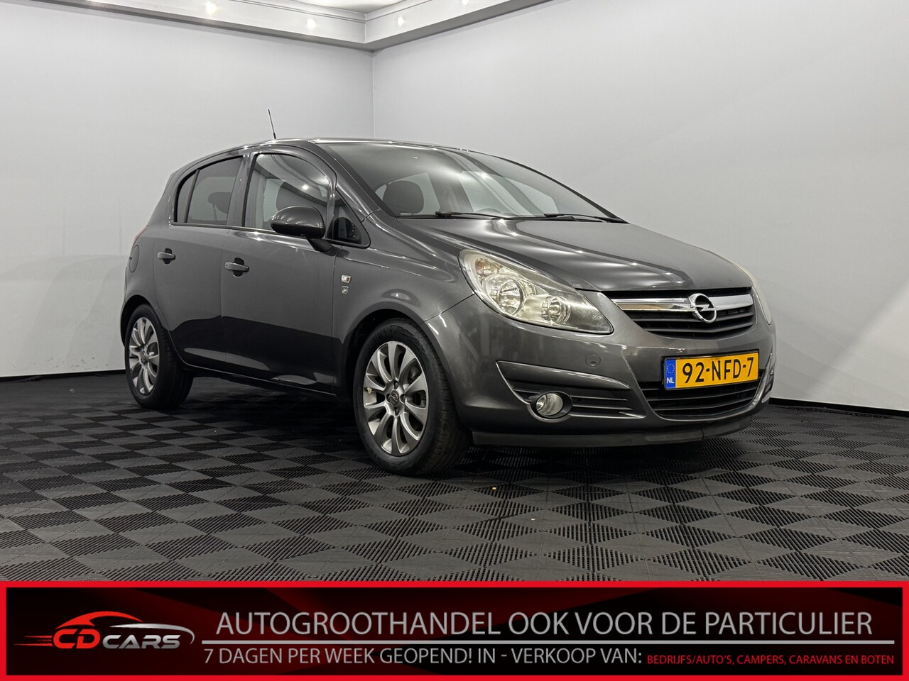 Opel Corsa - 1.4-16V '111' Edition Clima, Parkeersensoren, Cruise control, Lichtmetalen, Gebruikssporen - AutoWereld.nl