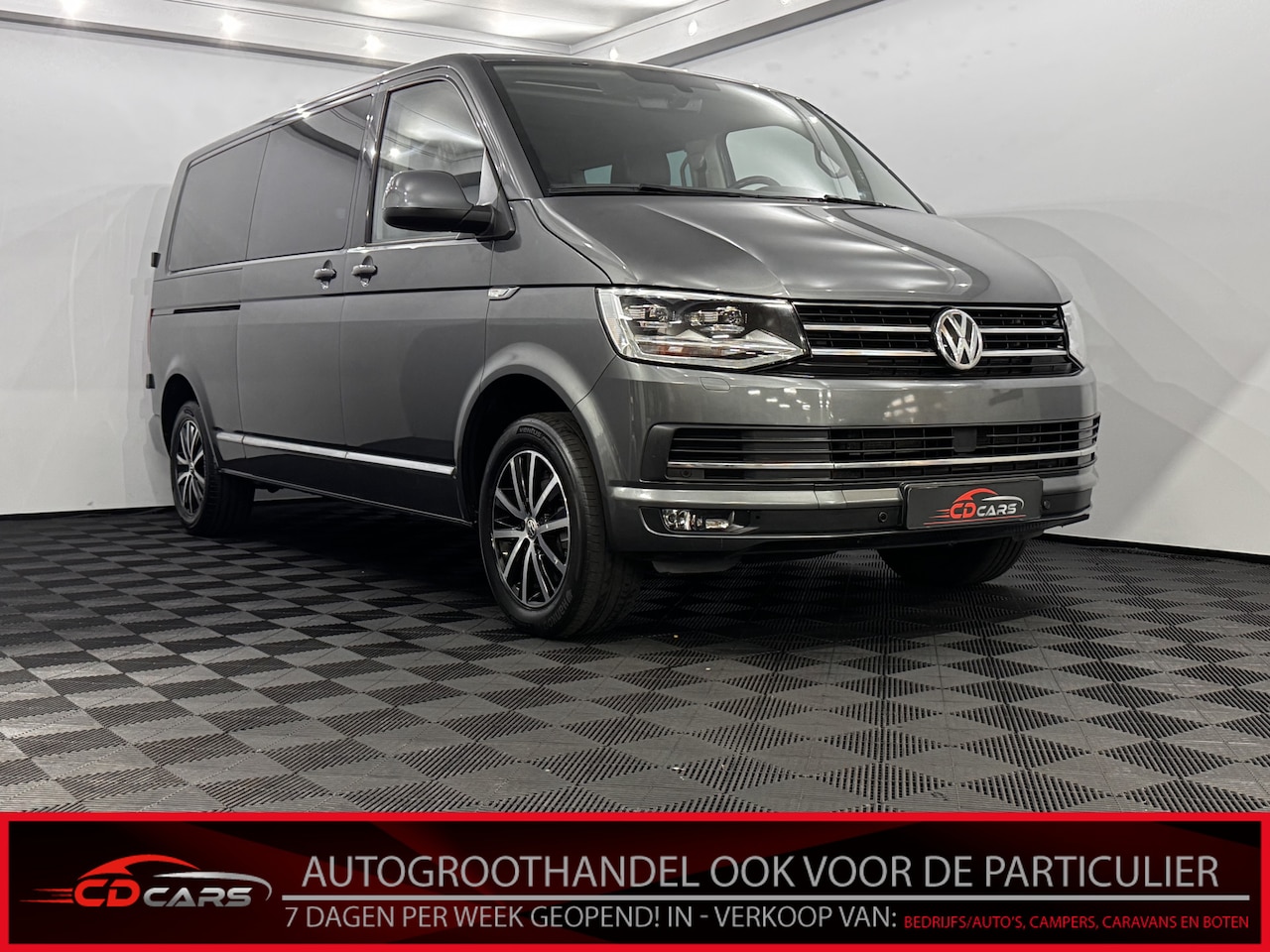 Volkswagen Transporter - 2.0 TDI L2H1 DC 4Motion 204 pk Comfortline Plus Schuifdak, Leder, Navi, Parkeersensoren, C - AutoWereld.nl