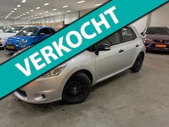 Toyota Auris - 1.6 Comfort / NIEUWE APK / NETTE AUTO / RIJDT SCHAKELT GOED