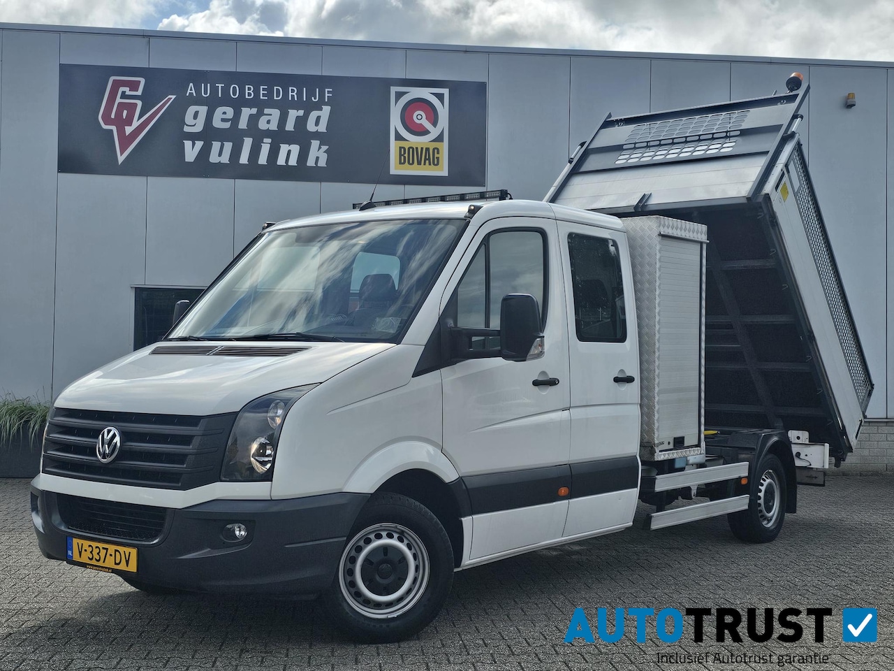 Volkswagen Crafter - 2.0 TDI KIPPER TREKHAAK 6-ZITPLAATSEN 3500KG TREKG - AutoWereld.nl