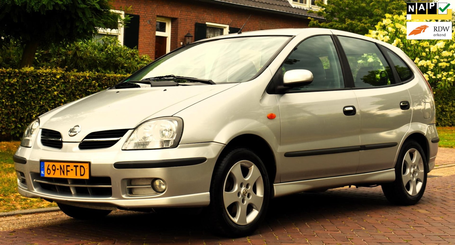 Nissan Almera Tino - 1.8 Tekna met airco, trekhaak, elek. ramen en meer! - AutoWereld.nl