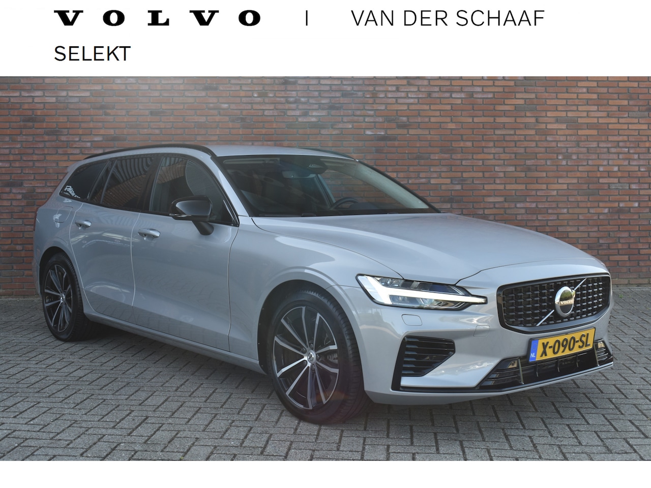 Volvo V60 - T6 350PK Plug-in Hybrid AWD Plus Dark | Harman Kardon | Lichtmetalen velgen 18" | - AutoWereld.nl