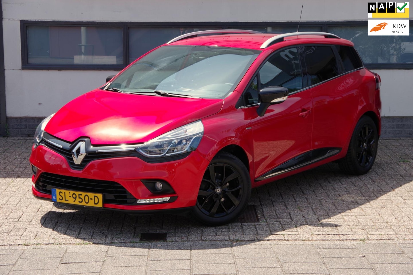 Renault Clio - 0.9 TCe Limited /Dealer onderhouden/ - AutoWereld.nl