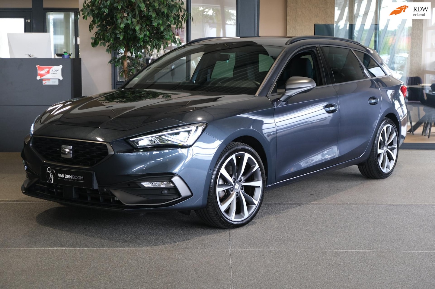 SEAT Leon Sportstourer - 1.5 eTSI FR DSG Navi Led Virtual Acc Cam Pdc - AutoWereld.nl