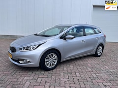 Kia Cee'd Sportswagon - 1.6 GDI Plus Pack navigatie*ecc*Parkeer Camera*trekhaak* 2013