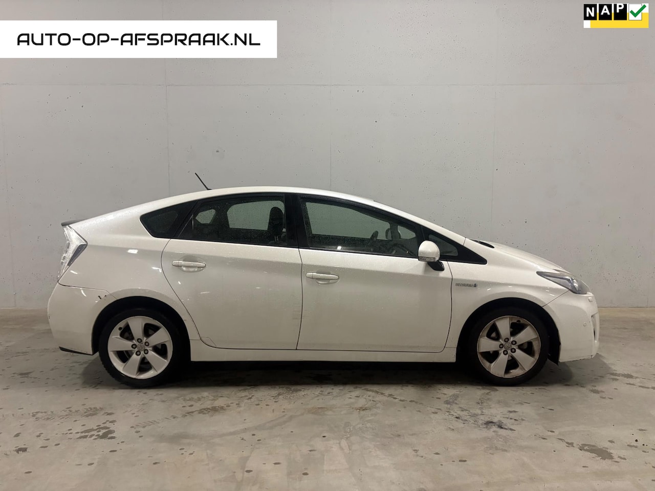 Toyota Prius - 1.8 Dynamic Leer Camera Navi Head-Up - AutoWereld.nl
