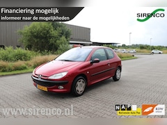 Peugeot 206 - 1.4 XT automaat word afgeleverd met een nieuwe APK