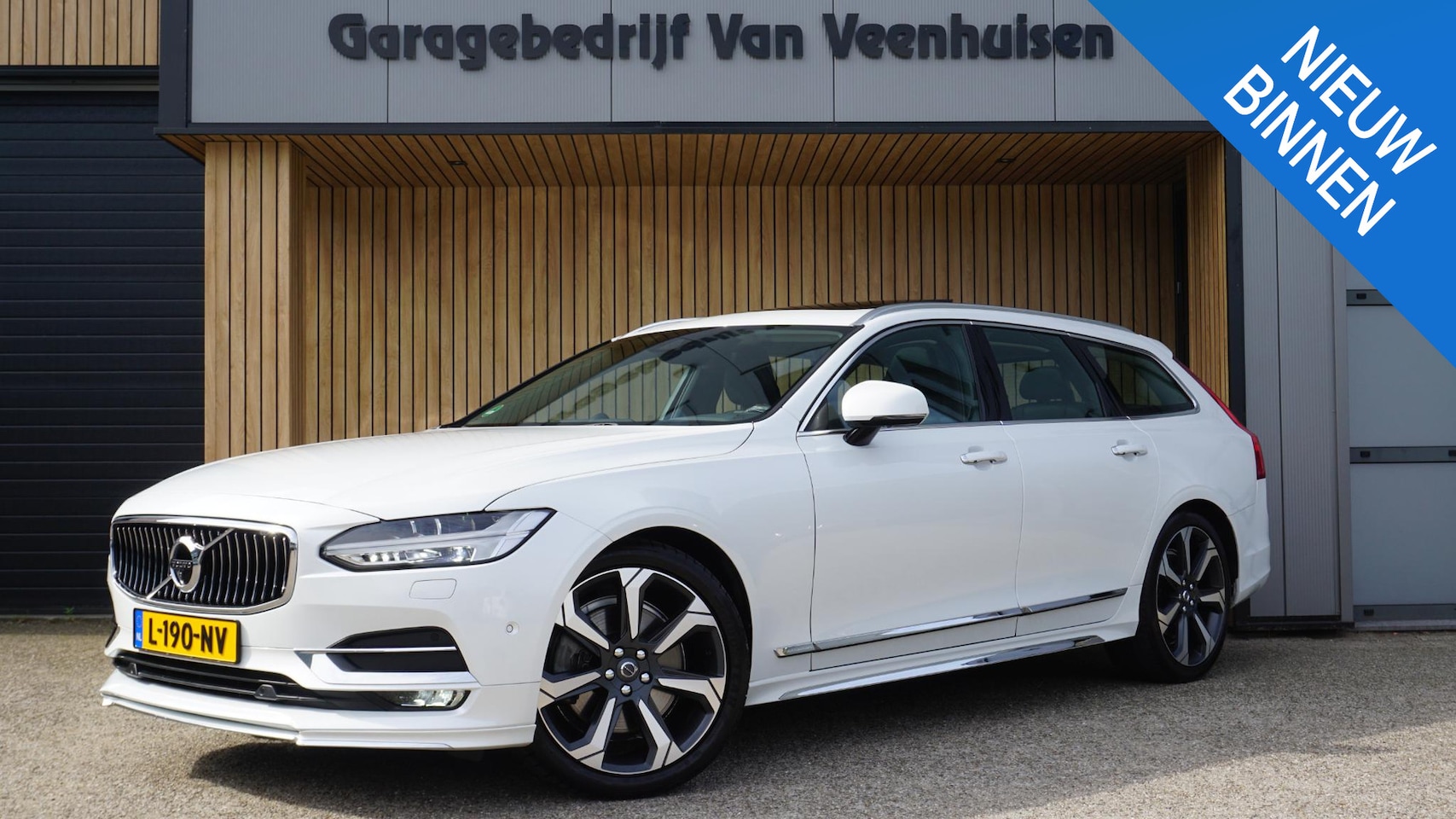 Volvo V90 - 2.0 T6 320PK AWD Inscription Pano.Dak Bowers & Wilkens Elek.Trekhaak 360-view Stoelverkoel - AutoWereld.nl
