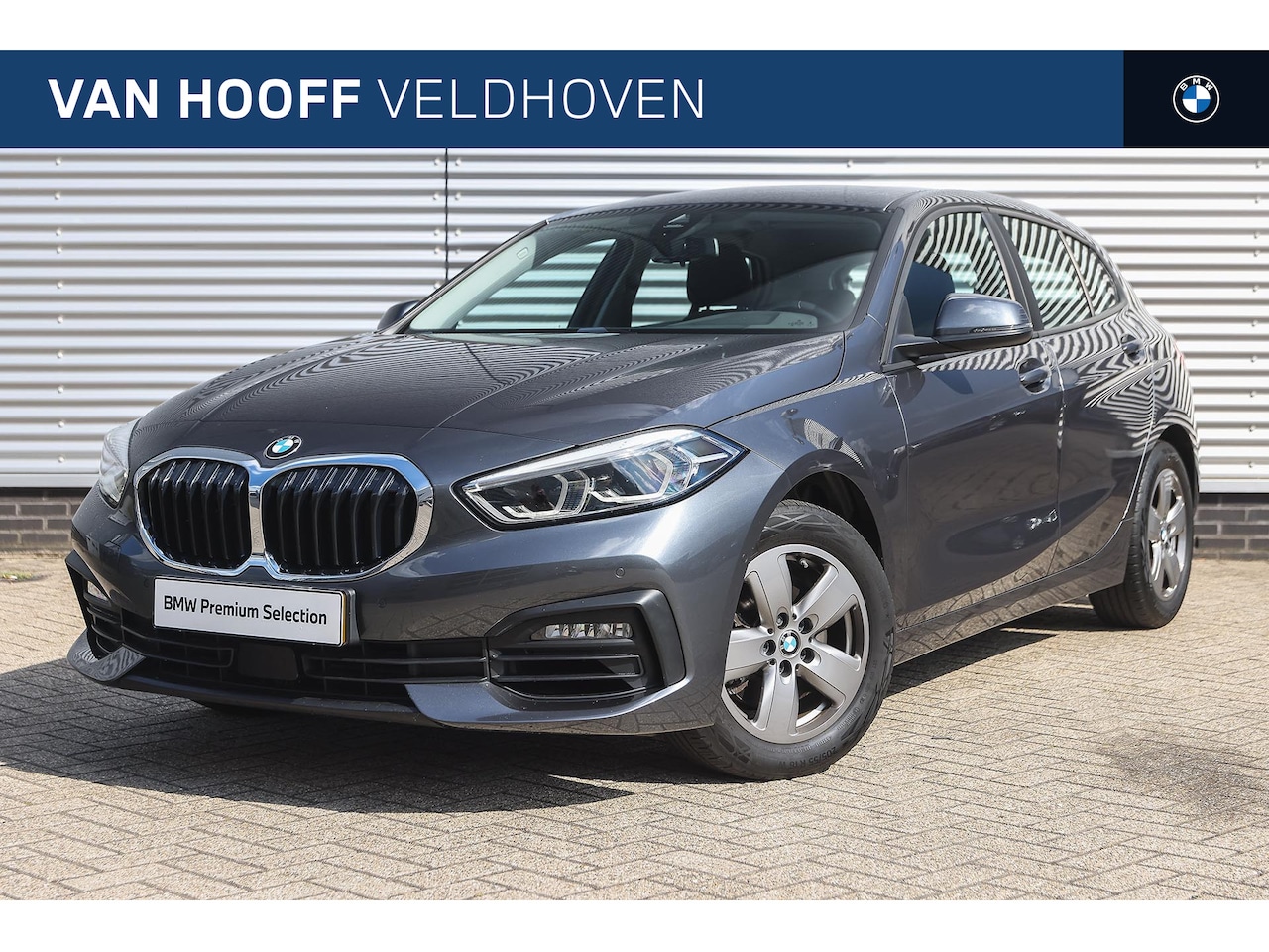BMW 1-serie - 118i Executive Automaat / Trekhaak / LED / Parking Assistant / Live Cockpit Professional / - AutoWereld.nl