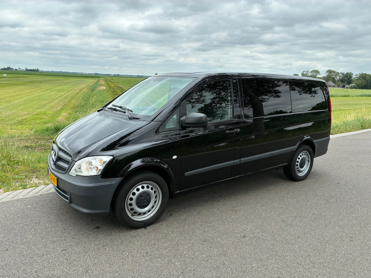 Mercedes-Benz Vito - 110 CDI 320 Functional Lang DC Standaard Marge auto!! +/- 180 pk - AutoWereld.nl