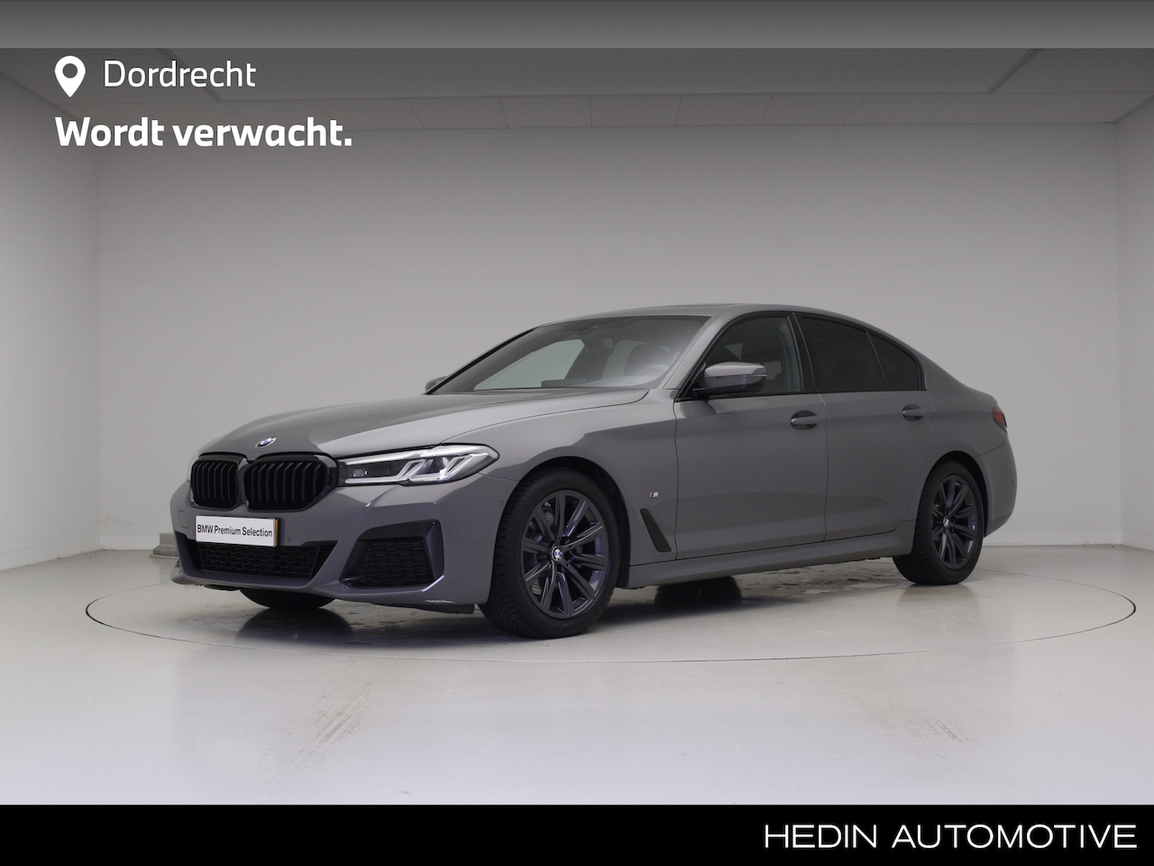 BMW 5-serie - 520i M-Sport | Harman Kardon | Schuifdak | High Executive | 19" LMV - AutoWereld.nl